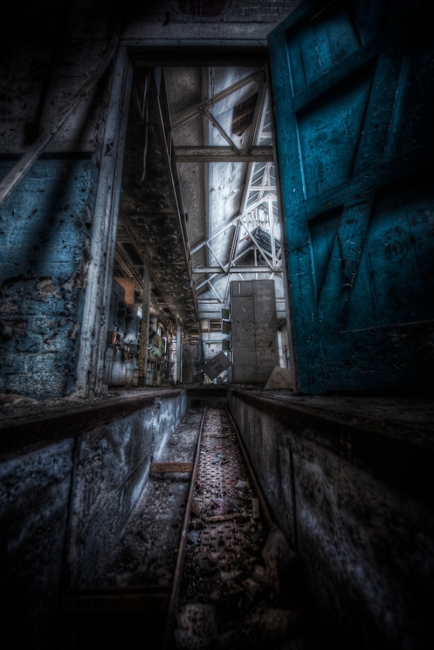 arthakker, hdr blog, urbex, tone mapping, post processing, factory, derelict, 